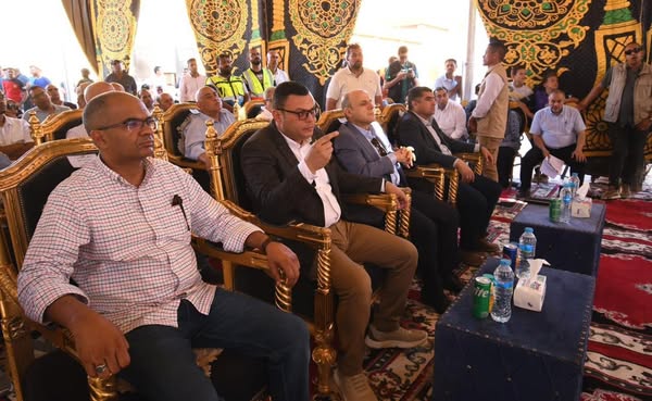 وزير الإسكان يتابع مع محافظ كفر الشيخ سير العمل بمشروعات مياه الشرب والصرف الصحي بالمبادرة الرئاسية "حياة كريمة" والمحافظة