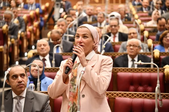 وزيرة البيئة وتناقش الآثر التشريعي لقانون المحميات الطبيعية.. وتستعرض جهود الدولة في التكيف مع آثار تغير المناخ