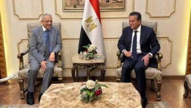 الدكتور خالد عبد الغفار يستقبل وزير الصحة التونسي بمطار القاهرة الدولي