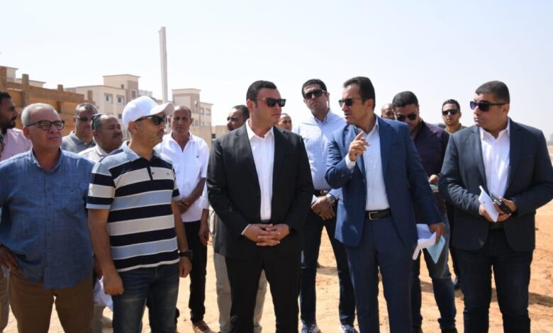 الشربيني يبدأ جولة تفقدية بالعاشر من رمضان ويتفقد الطرق والمحاور ومشروع ديارنا السكني بالمدينة