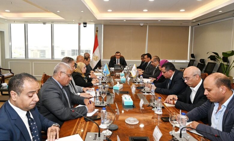 الشربيني يعقد اجتماعًا تنسيقيًا لمتابعة آلية عمل وحدتي تنظيم السوق العقارية وتصدير العقار