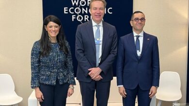 المشاط تبحث مع رئيس المنتدى الاقتصادي العالمي WEF تأثير التطورات العالمية والإقليمية على الوضع الاقتصادي