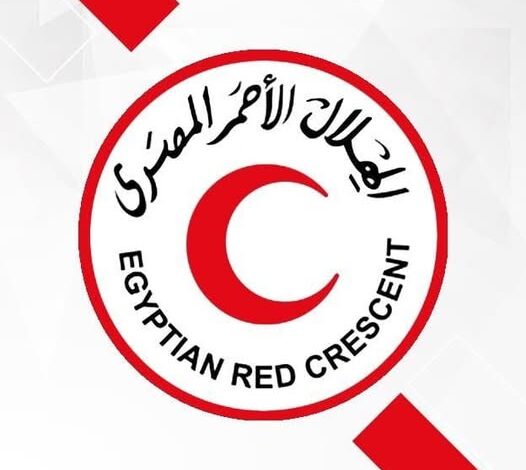 الهلال الأحمر المصري يقدم الدعم النفسي والمادي لضحايا حادث الطريق الإقليمي بالمنوفية