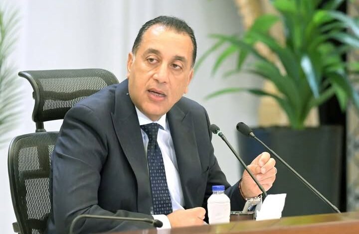 رئيس الوزراء يصل محافظة البحيرة لتفقد ومتابعة سير العمل بعددٍ من المشروعات الخدمية والتنموية