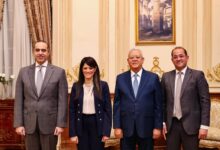 رئيس مجلس النواب يستقبل وزراء الشئون النيابية والتخطيط والمالية عقب جلسة المناقشات