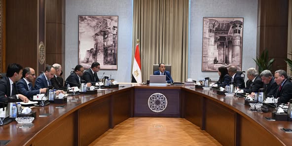 مدبولي يتابع خطط وإجراءات التوسع في مشروعات تحلية مياه البحر وتوطين الصناعة الخاصة بها