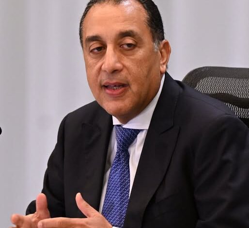 رئيس الوزراء يُهنئ وزير الدفاع بذكرى نصر أكتوبر