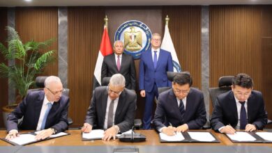وزير البترول ومحافظ الوادى الجديد يشهدان توقيع عقود بدء تنفيذ مجمع إنتاج حامض الفسفوريك