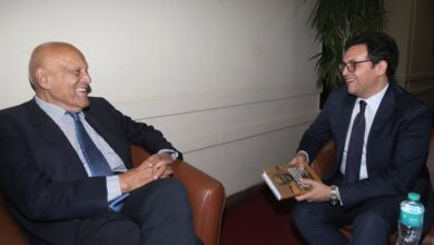 وزير الثقافة يستقبل السير مجدي يعقوب قبيل احتفالية تكريمه والإعلان عن تفاصيل تمثال طبيب القلوب