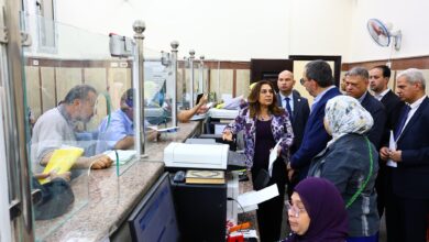 وزيرة التنمية المحلية تقوم بجولة مفاجئة على حي عابدين بالقاهرة