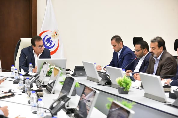 «عبد الغفار» يناقش عدداً من الإجراءات لتعزيز جودة الخدمات الصحية المقدمة للمواطنين