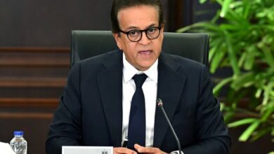 "د. عبد الغفار" ود. مايا مرسي" يستعرضان جهود الدولة المصرية فى التعامل مع أزمة قطاع غزة