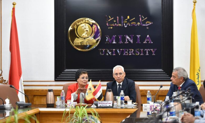 نائب وزير الصحة والسكان تبحث مع رئيس جامعة المنيا خفض معدلات الولادة القيصرية ووفيات حديثي الولادة