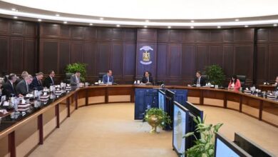 رئيس الوزراء يتابع تنفيذ توجيهات فخامة الرئيس بإنشاء مركز عالمي لتخزين وتوريد وتجارة الحبوب والغلال