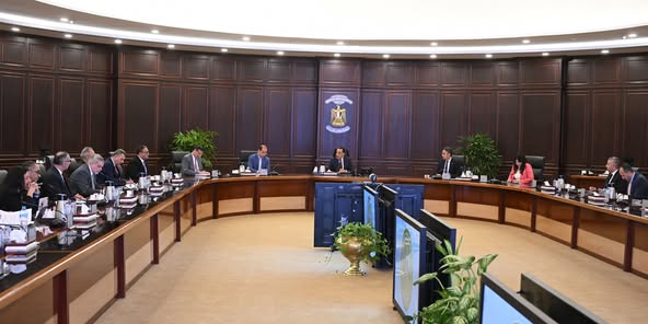 رئيس الوزراء يتابع تنفيذ توجيهات فخامة الرئيس بإنشاء مركز عالمي لتخزين وتوريد وتجارة الحبوب والغلال