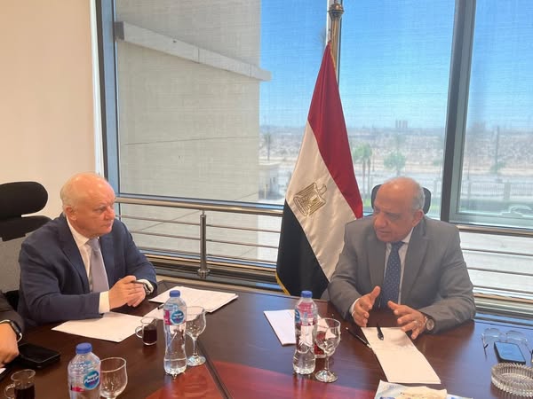 عصمت يجتمع بالنائب الأول لمدير عام المؤسسة الحكومية الروسية للطاقة الذرية "روسآتوم" رئيس شركة "آتوم ستروى إكسبورت"