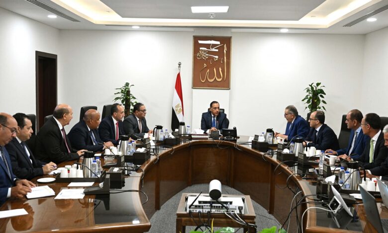 توافق بين الحكومة والتجار والصناع على مبادرة لخفض أسعار السلع المختلفة