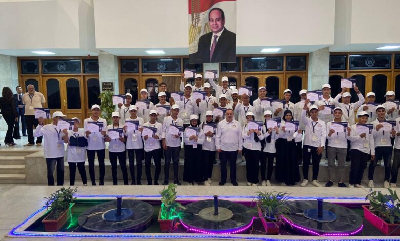 تكريم المتفوقين بالتعليم الفني، ولجنة خاصة لمتابعة تدريب الطلاب بالمصانع والشركات