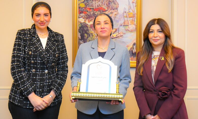 تكريم وزيرة البيئة من قبل مبادرة أنتى الأهم لاختيارها أمينًا تنفيذيًا لاتفاقية الأمم المتحدة لمكافحة التصحر