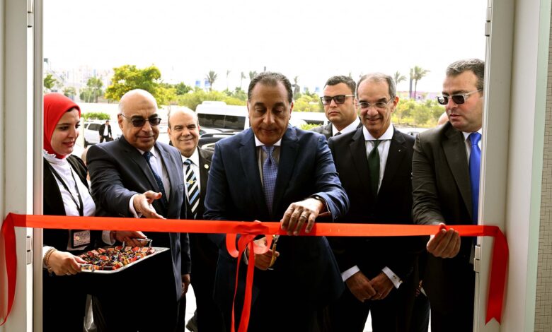 رئيس الوزراء يفتتح مجمع الشهر العقارى والتوثيق بمدينة العلمين الجديدة