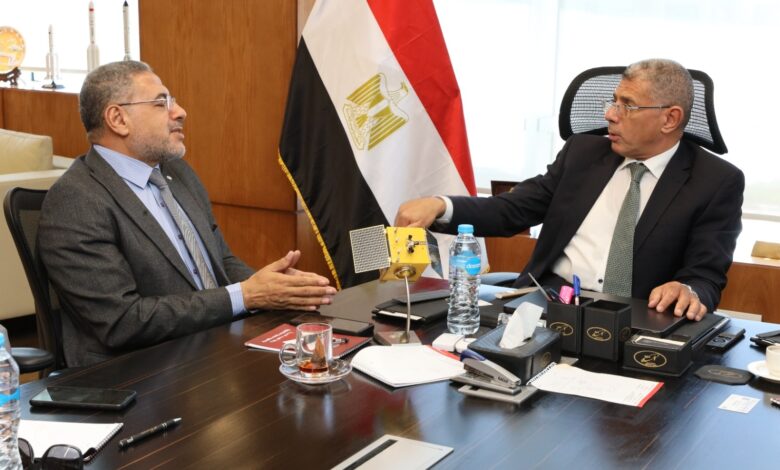 رئيس وكالة الفضاء المصرية يستقبل رئيس المركز القومي لبحوث المياه لبحث سبل التعاون المشترك