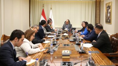 شيمي يستقبل وفدًا من مجموعة البنك الدولي ويؤكد انفتاح كامل على تعزيز الشراكة مع القطاع الخاص