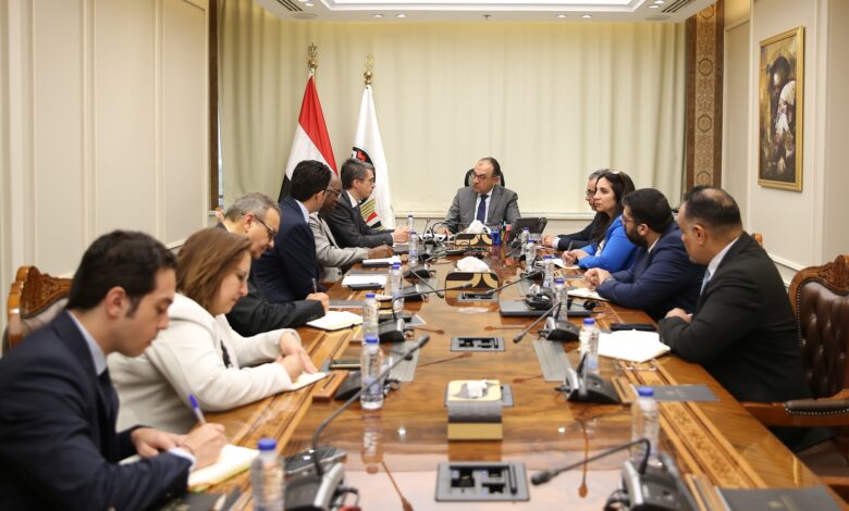 شيمي يستقبل وفدًا من مجموعة البنك الدولي ويؤكد انفتاح كامل على تعزيز الشراكة مع القطاع الخاص