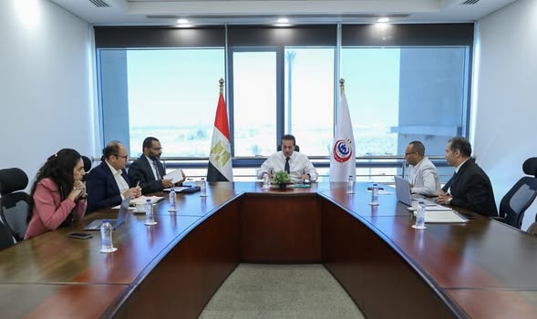 عبد الغفار يبحث التوسع في الخدمات الطبية لمبادرة رئيس الجمهورية لدعم صحة المرأة