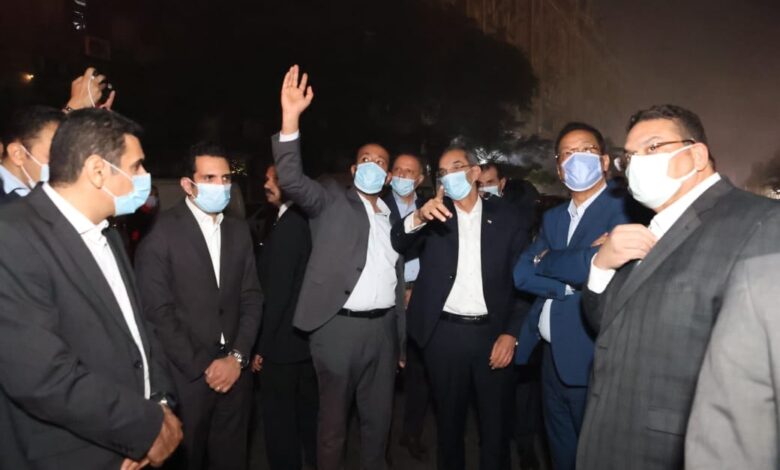 وزير الاتصالات يتفقد مبنى سنترال رمسيس ويتابع جهود استعادة خدمات الاتصالات المتأثرة بالحريق