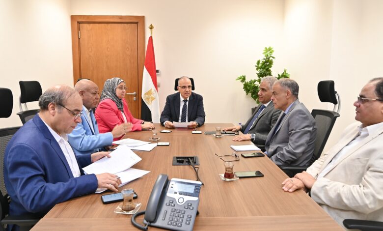 وزير الري يلتقي عددًا من السادة أعضاء مجلس النواب لمناقشة طلبات المواطنين