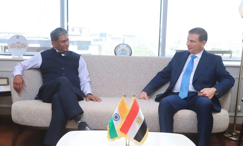 وزير الزراعة يبحث مع السفير الهندي الجديد بالقاهرة تعزيز التعاون الزراعي المشترك