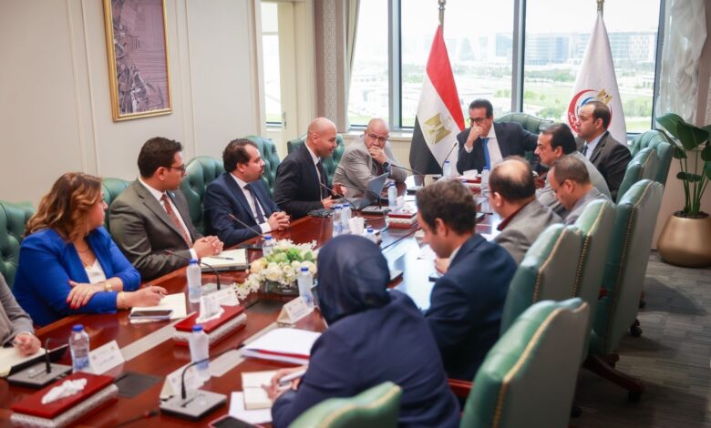 وزير الصحة يعقد اجتماعًا مع ممثل منظمة الصحة العالمية في مصر لبحث التعاون في القطاع الصحي