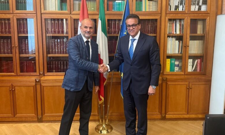 وزير الصحة يلتقي وزير الصحة الإيطالي لمناقشة تعزيز التعاون الثنائي في عدد من المجالات الصحية ذات الاهتمام المشترك