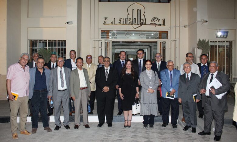 وزير الثقافة يجتمع بمقرري لجان المجلس الأعلى ويؤكد: آلية جديدة تعيد للمجلس دوره كعقل مفكر للوزارة