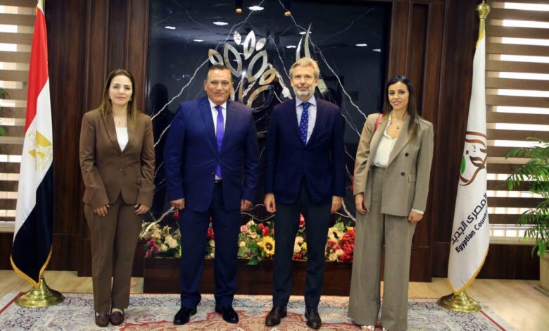 رئيس شركة تنمية الريف المصرى الجديد يستقبل السفير الإيطالى بالقاهرة لبحث سبل التعاون المشترك في مجالات الزراعة التعاقدية والطاقة المتجددة ومعالجة مياه الري