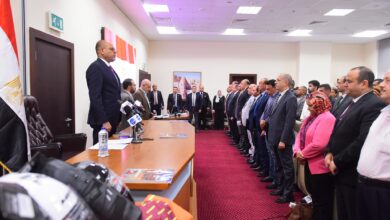 وزير العمل يعقد مؤتمرًا صحفيًا لإطلاق حملة "سلامتك تِهمنا" لحماية "عمال الدليفري"