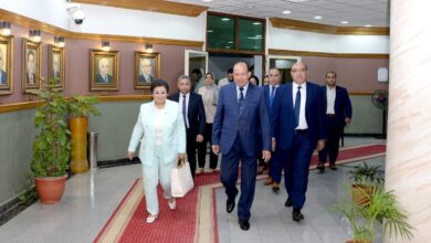 الألفي تبحث تعزيز دور الشراكة مع جامعة المنصورة لتنفيذ الخطة العاجلة للسكان والتنمية