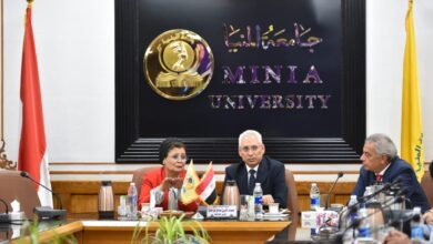 نائب وزير الصحة والسكان تبحث مع رئيس جامعة المنيا خفض معدلات الولادة القيصرية ووفيات حديثي الولادة
