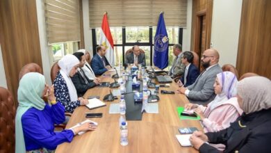 الغمراوي يعقد اجتماعًا مع الشركة المنظمة إنفورما لاستعراض محاور المشاركة
