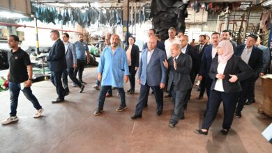 الوزير يفتتح مصنع لإنتاج الزجاج الهندسي ويضع حجر الأساس لمصنع جديد لإنتاج ثلاجات وديب فريزر بمجموعة شركات العربي