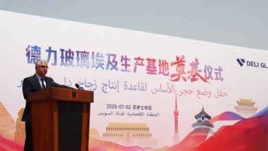 رئيس اقتصادية قناة السويس يشهد وضع حجر أساس مشروع "ديلي إيجيبت" لمنتجات الزجاجية المنزلية بالسخنة