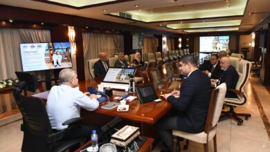 رئيس هيئة قناة السويس يبحث سبل عقد شراكة مع مجموعة UW القبرصية وضخ استثمارات