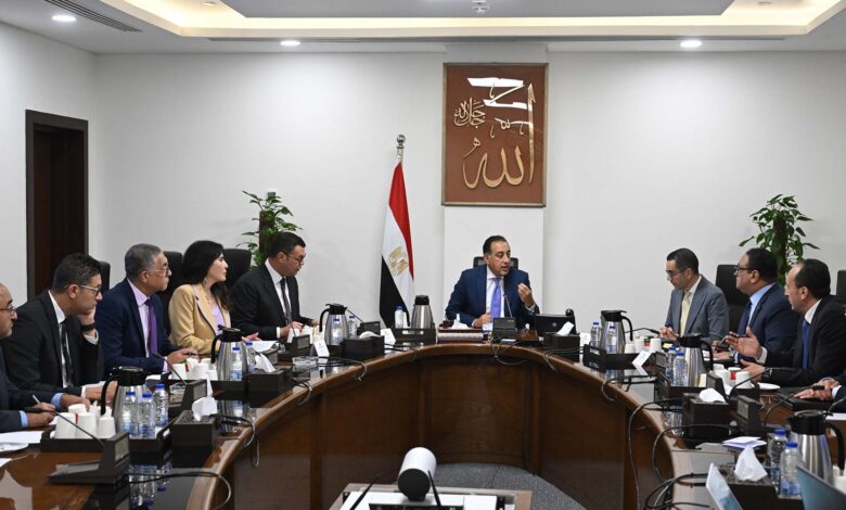 مدبولي يستعرض ملامح النسخة النهائية من مشروع قانون المناطق المركزية للمال والأعمال
