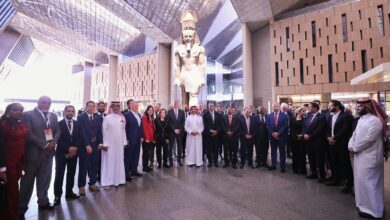 وزير البترول والثروة المعدنية يقود جولة لكبار الضيوف في المتحف المصري الكبير