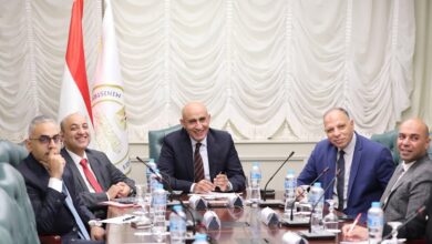 وزير التربية والتعليم يعقد اجتماعًا مع مديري المديريات التعليمية لاستعراض الاجراءات والترتيبات النهائية