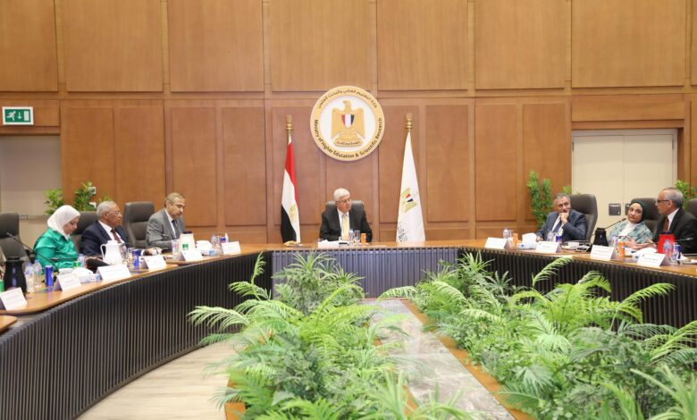 وزير التعليم العالي يترأس اجتماع مجلس المراكز والمعاهد والهيئات البحثية
