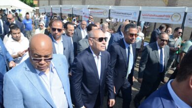 وزير التموين والتجارة الداخلية ومحافظ القاهرة يفتتحان سوق اليوم الواحد بمنطقة الجمالية