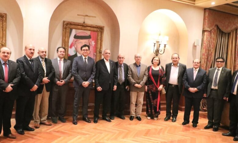 وزير الثقافة يبدأ زيارته للأردن بلقاء عدد من وزراء الثقافة الأردنيين ويشيد بعمق التعاون بين البلدين