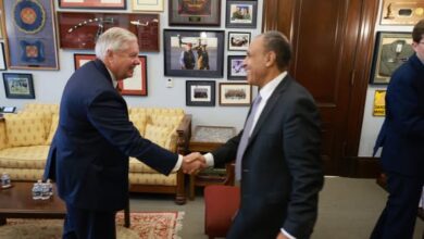 وزير الخارجية والهجرة يلتقي السيناتور ليندسى جراهام بمجلس الشيوخ الأمريكي