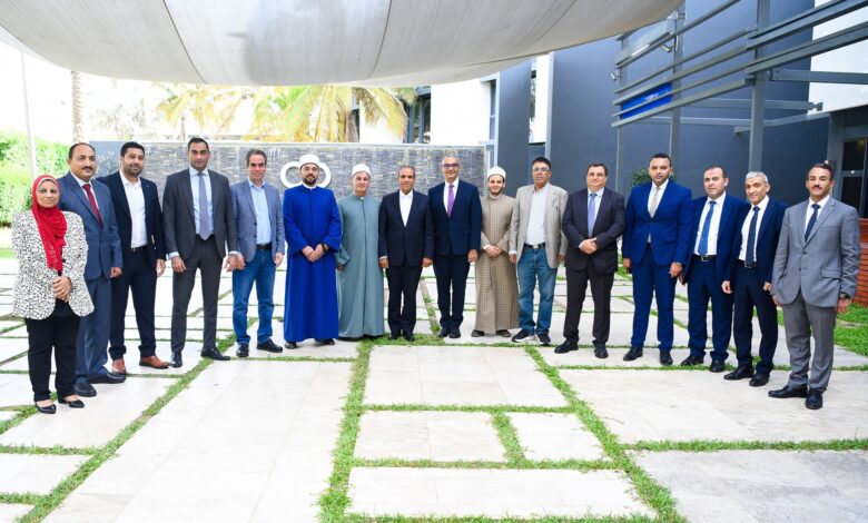 وزير الخارجية والهجرة يلتقي بأعضاء الجالية المصرية في السنغال